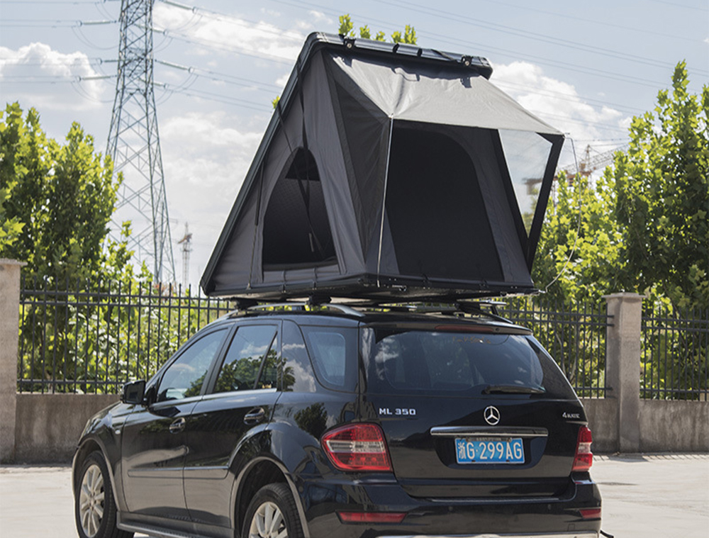 Lightweight triangle aluminum shell roof tent