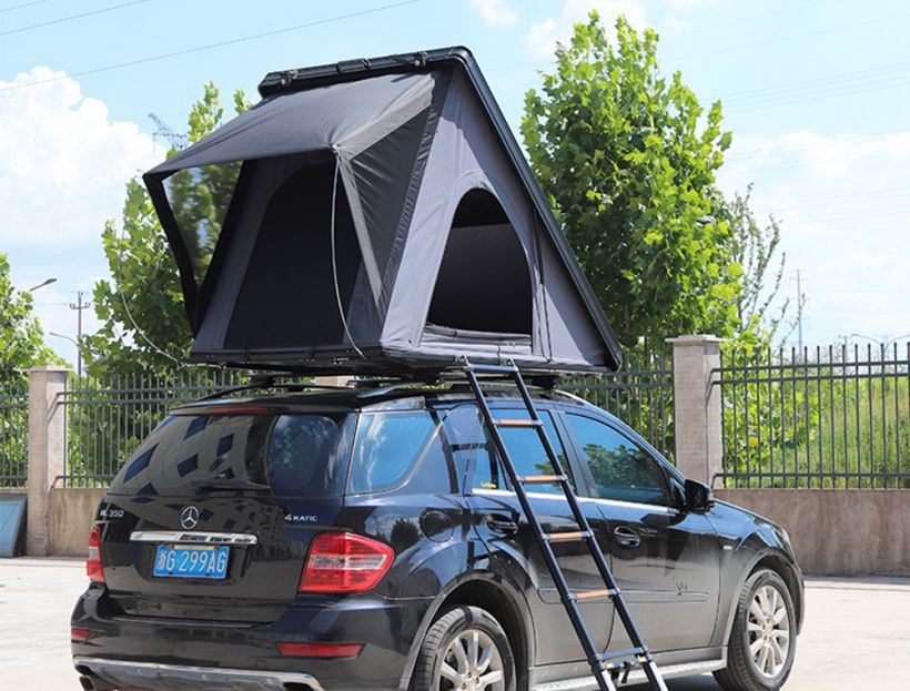 Lightweight triangle aluminum shell roof tent